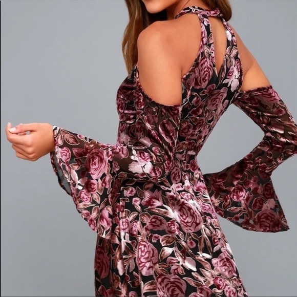 Lulu’s Safia Cold Shoulder Floral Print Burnout Velvet Bell Sleeve Mini Dress - Picture 3 of 7